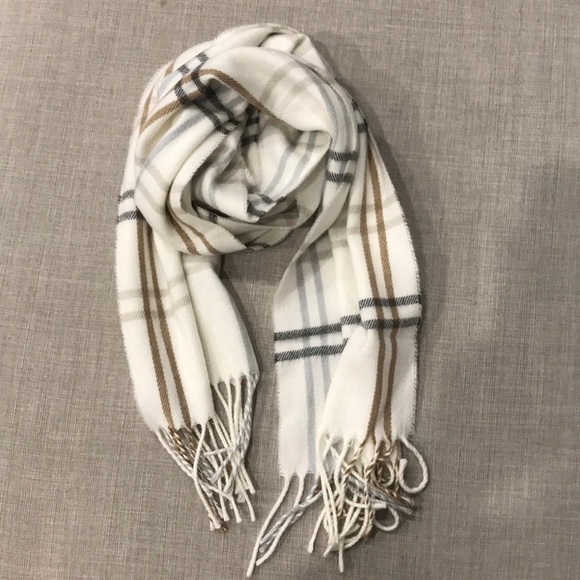 Like new white plaid scarf - Picture 1 of 5